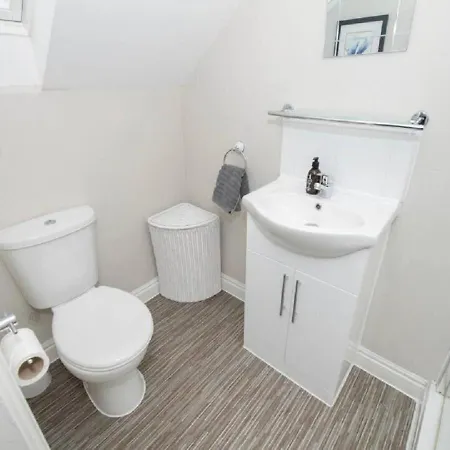 Albatross - Floor - Sea & Castle Views & Parking Space! *