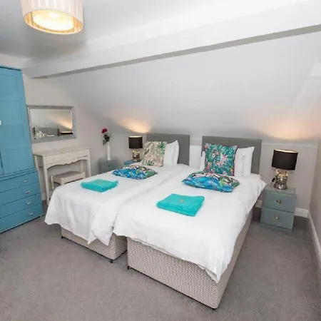 Albatross - Floor - Sea & Castle Views & Parking Space! *