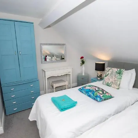 Albatross - Floor - Sea & Castle Views & Parking Space! 아파트 *