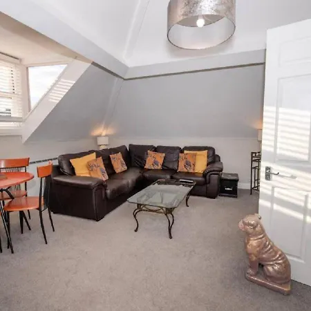 Albatross - Floor - Sea & Castle Views & Parking Space! Apartment *