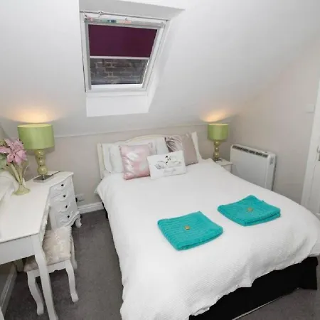 Apartment Albatross - Floor - Sea & Castle Views & Parking Space!