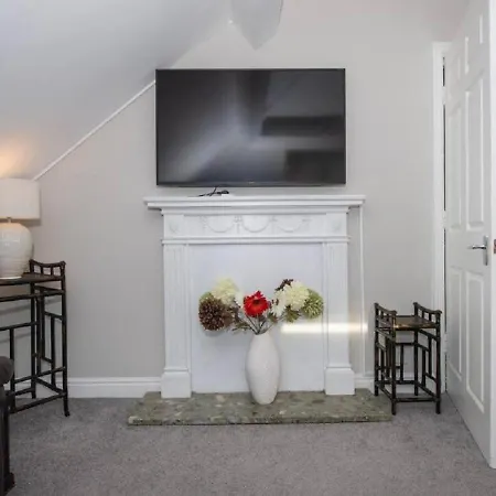 Albatross - Floor - Sea & Castle Views & Parking Space!