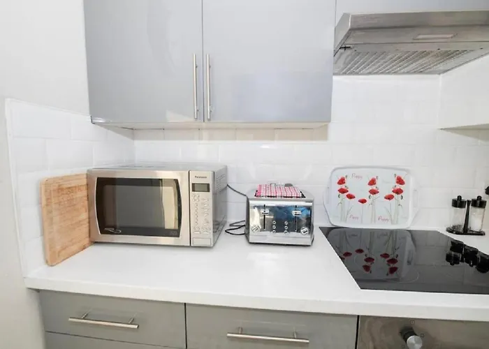 Albatross - Floor - Sea & Castle Views & Parking Space!