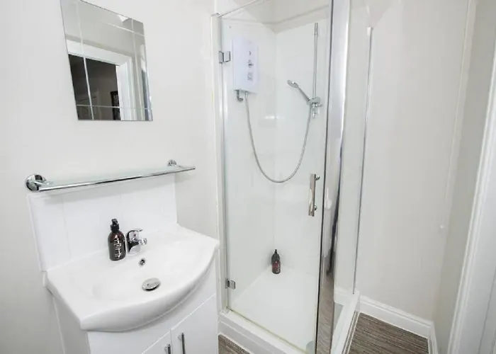 Albatross - Floor - Sea & Castle Views & Parking Space!